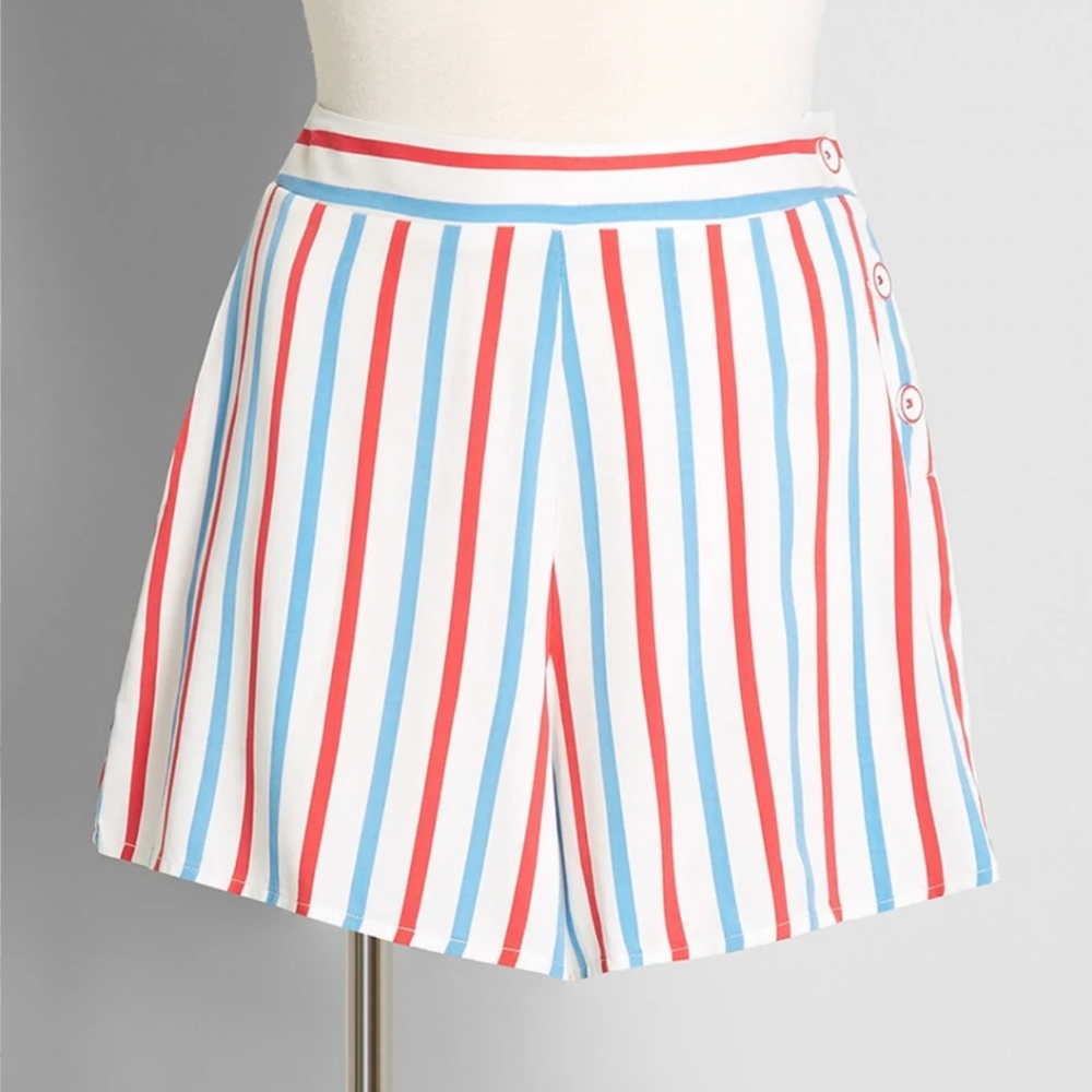 🎉NWT🎉 Red, White, Blue Retro stripe shorts, Size Medium
